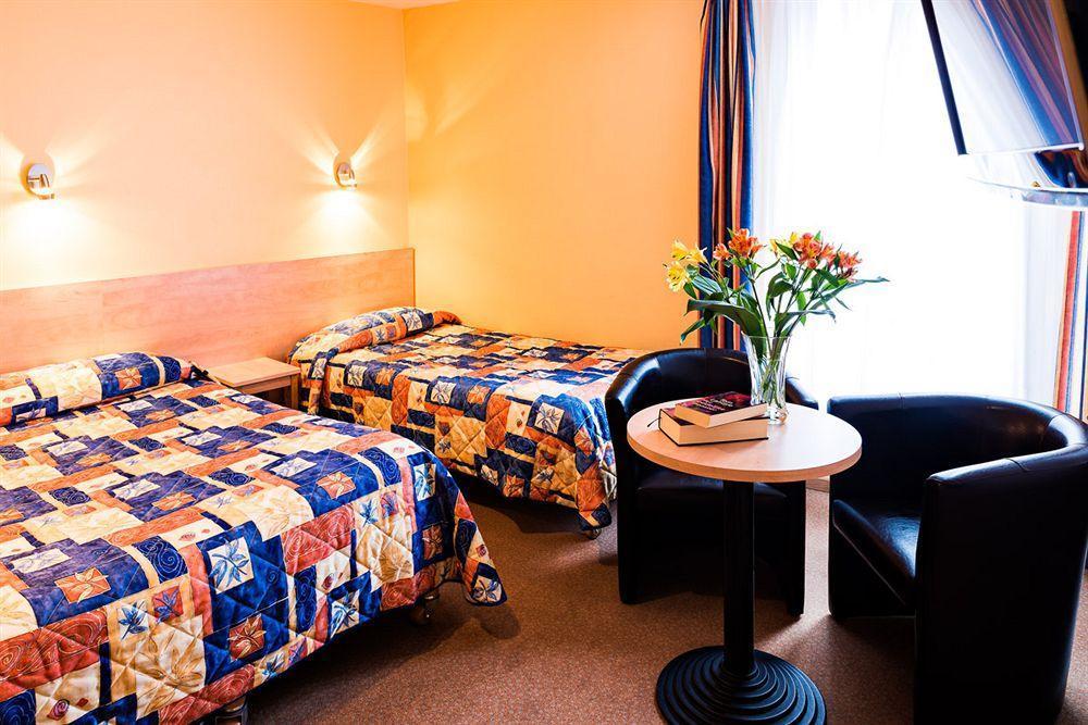Hotel Panoramic Bagnères-de-Luchon Exteriör bild